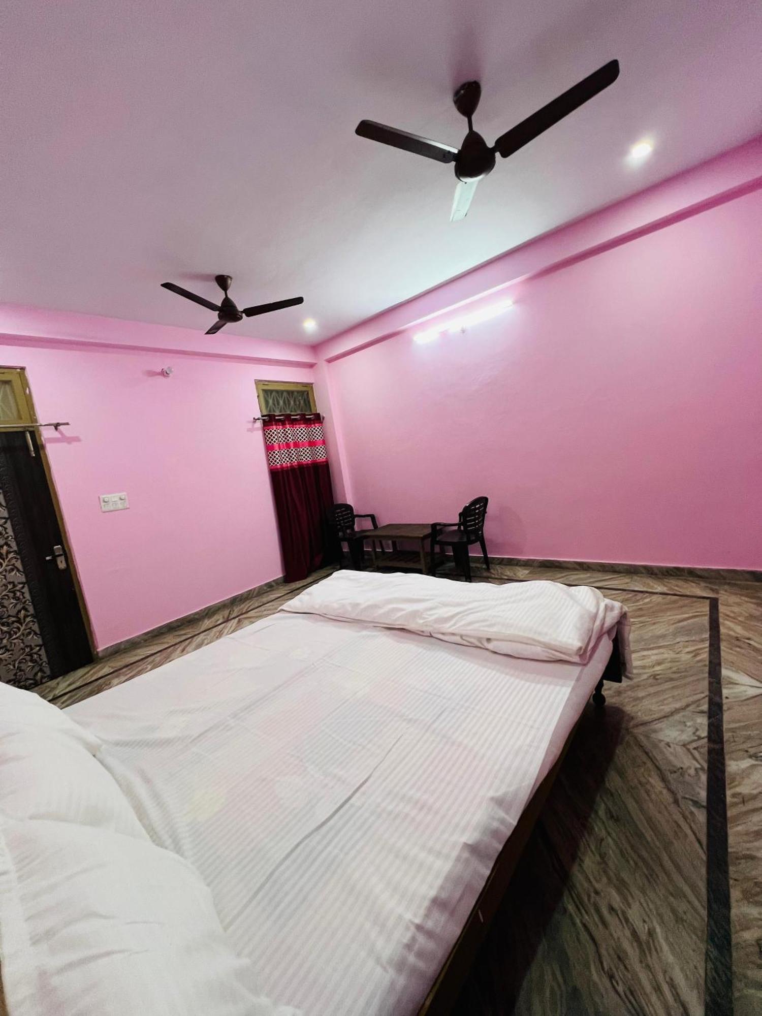 Annapurna Homestays Benares Buitenkant foto